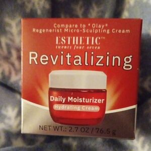 Revitalizing Daily Moisturizer - Hydrating Cream